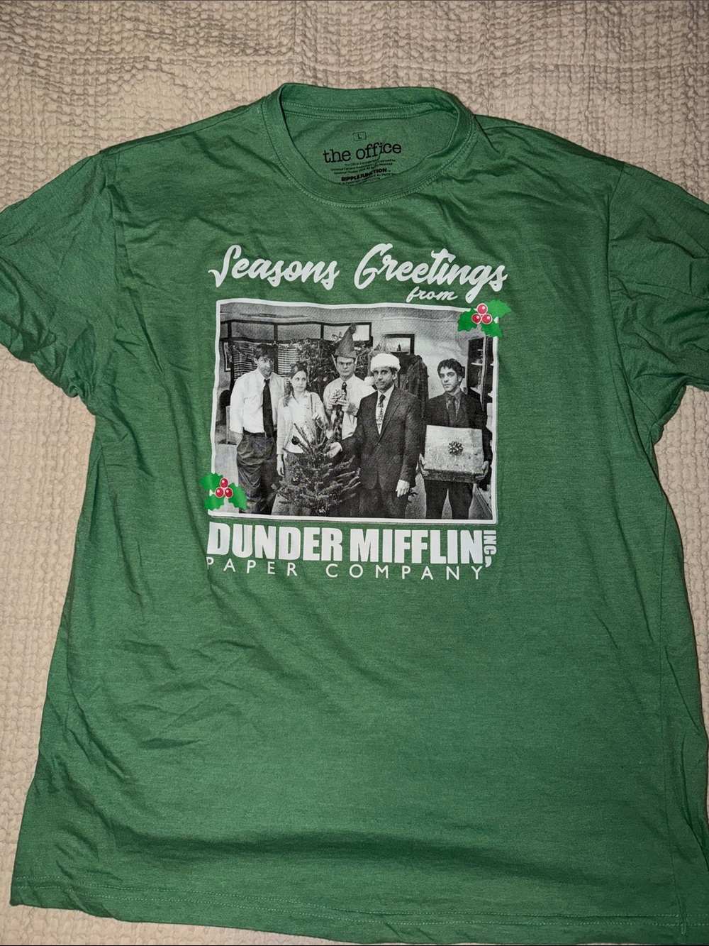 Ripple Junction Green "Dunder Mifflin Seasons Greetings" Short Sleeve Tee